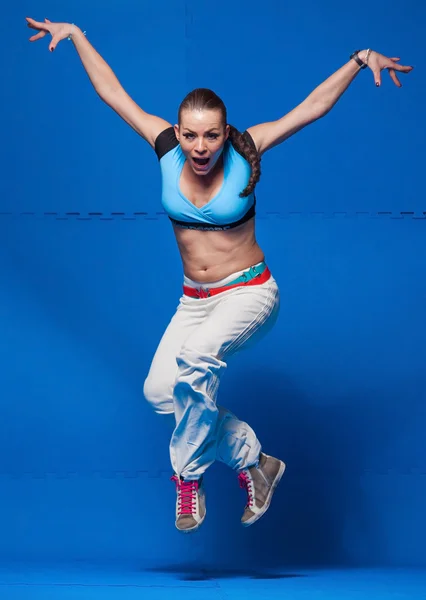 Joven bailarina en movimiento — Foto de Stock