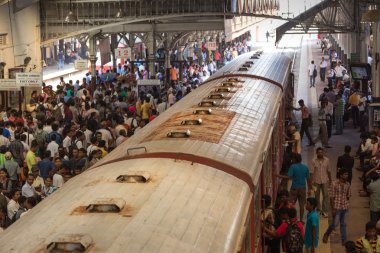 Yerel bekleyenler tren istasyonu.