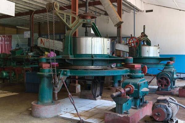 Машина внутри чайной фабрики Blue Field
