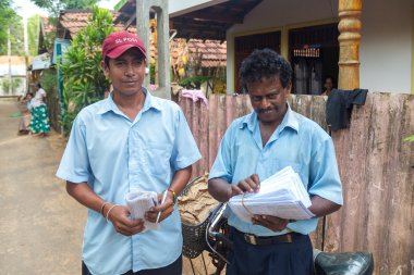 yerel halka mesaj teslim iki posta dağıtıcıları