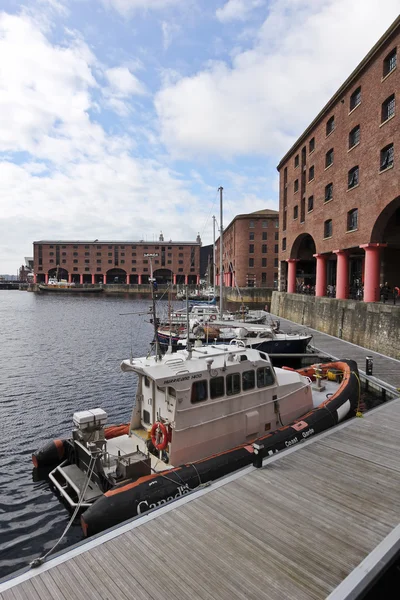 Albert Dock no Liverpool, Inglaterra, Waterfront — Fotografia de Stock