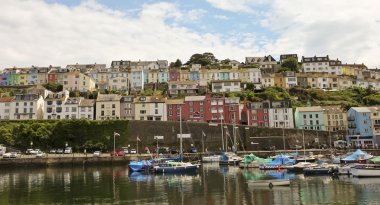 bir atış, brixham harbor, devon, İngiltere