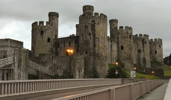 An Evening Bridge to Conwy Castle Shot — Stock Photo, Image