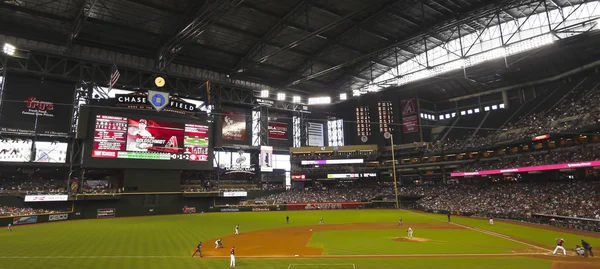 Ett diamondbacks giants spel på chase field — Stockfoto