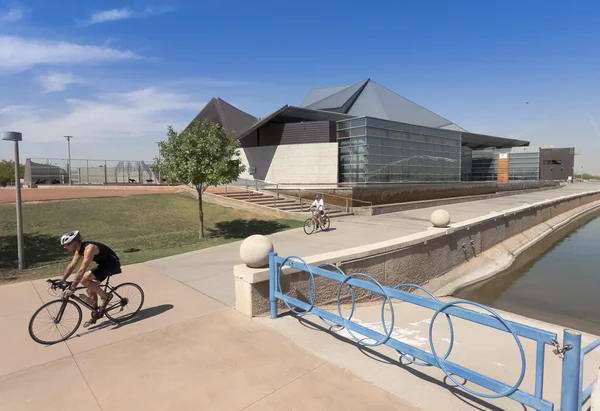 A Tempe Center for the Arts Biking Shot — Stock Photo, Image
