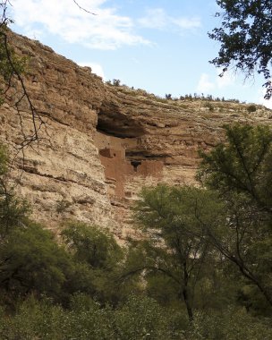montezuma castle Ulusal Anıt uzak bir görünüm