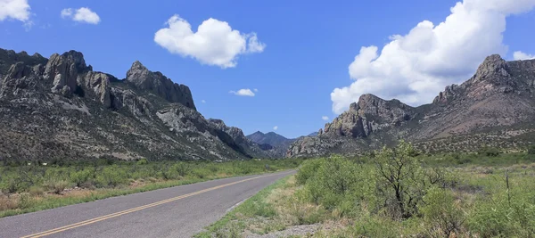 An Entrance to Cave Creek, Chiricahua Mountains — Stock Photo, Image
