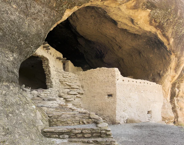 Сцена из пещеры 3 в жилищах скалы Гила — стоковое фото