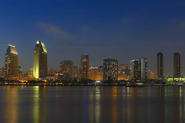 Вид на залив Сан-Диего и центр города — стоковое фото