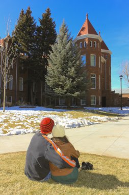 genç bir çift Kuzey arizona Üniversitesi'nde