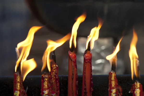 在中国寺庙中的蜡烛 — 图库照片