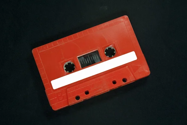 Стара червона аудіокасета — стокове фото