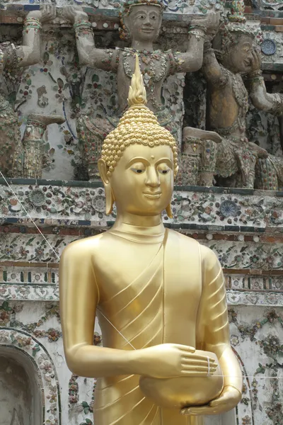 Posąg złotego Buddy — Zdjęcie stockowe