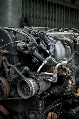 hurda metal araba motoru