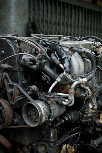 Hurda metal araba motoru — Stok fotoğraf
