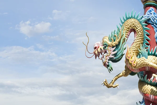 Statue de dragon de style chinois — Photo