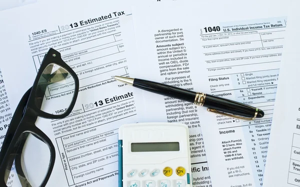 U. S. Tax form and pen — Stock Photo, Image
