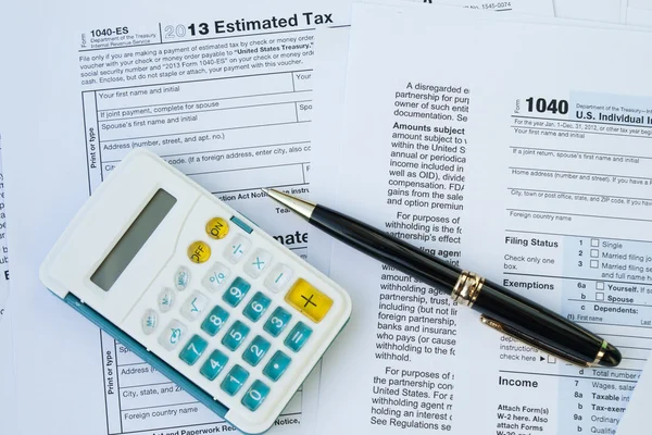 U. S. Tax form and pen — Stock Photo, Image