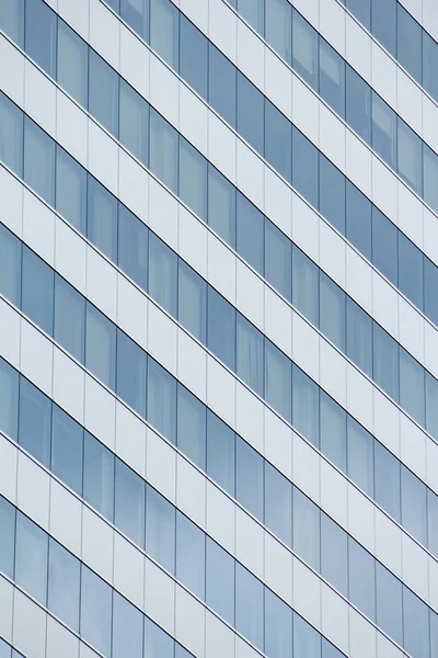 Fachada de vidro do edifício moderno — Fotografia de Stock