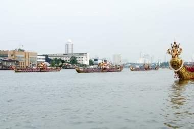 Bangkok, Tayland-hayır vember, 2: royal mavna alayı egzersizleri yapılacak royal kathin töreni vesilesiyle yerleştirmek wat arun ratchavararam, Bangkok, Tayland novem ber 2,2012,.