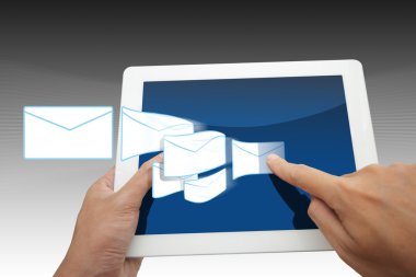 iPad sosyal ağ dokunmadan görünümü ellerini kapatın