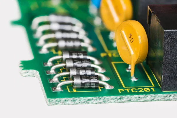 Félvezető Diódák Sárga Áttelepíthető Biztosítékok Pcb Részletességgel Fehér Alapon Elektronikus — Stock Fotó