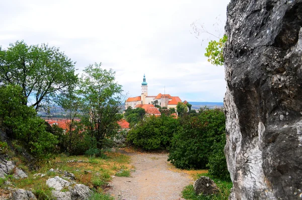 Widok na zamek w Mikulovie, Republika Czeska Zdjęcia Stockowe bez tantiem
