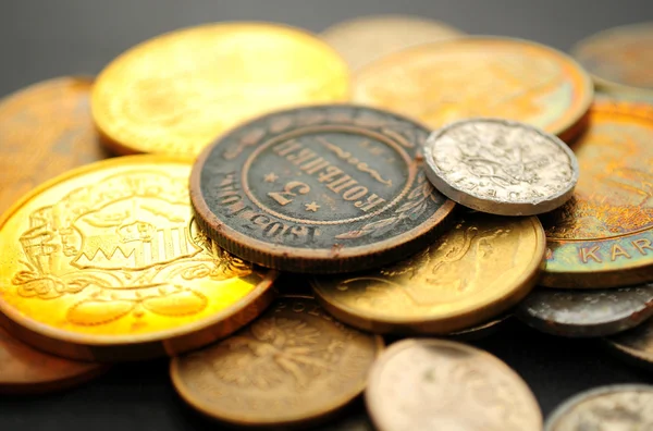 birçok farklı paraları