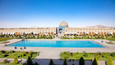 Sheikh Lotfollah mosque on Naqsh-i Jahan Square, Esfahan, Iran clipart