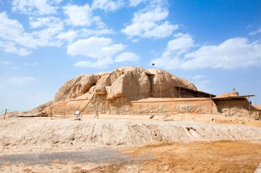 sialk Höyük teraslı adım piramit
