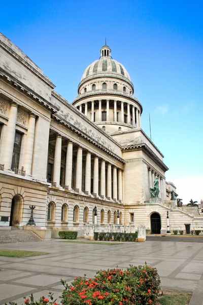 Capitolio en La Habana Vieja —  Fotos de Stock
