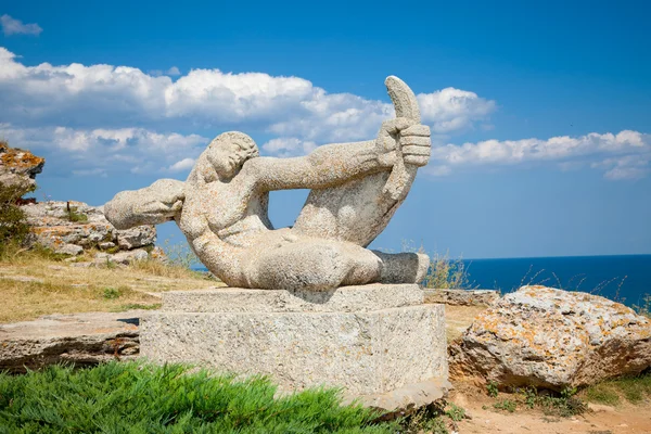 Estátua de pedra na fortaleza medieval Kaliakra, Bulgária . — Fotografia de Stock