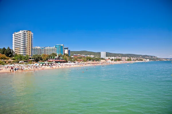 Vue panoramique sur la plage de Varna en Bulgarie . — Photo