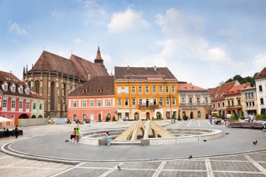 Belediye Meydanı şehir merkezinde, brasov, Romanya.