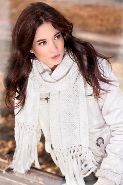 Beautiful woman enjoying in park — Stock Photo, Image