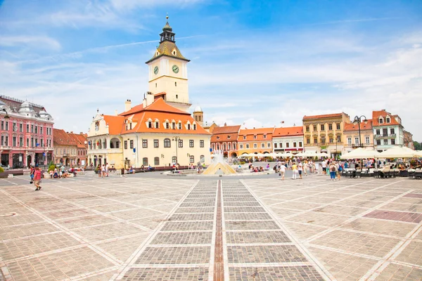 Plaza del Consejo en Brasov, Rumania . — Foto de Stock