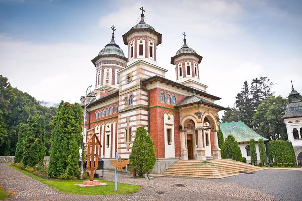 Le monastère de Sinaia à Sinaia. Transylvanie. Roumanie . — Photo