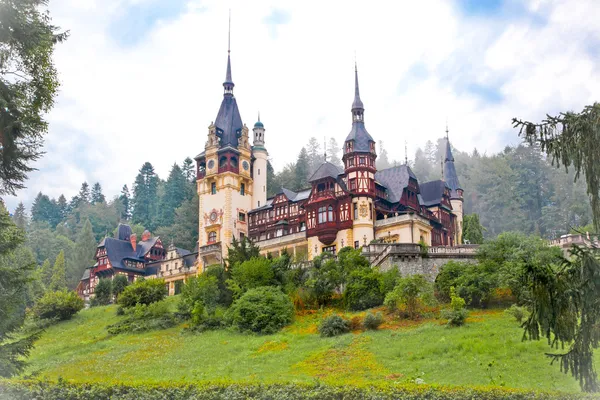 Pałac Peles w sinaia, romania — Zdjęcie stockowe