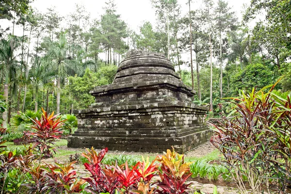 Stupa sumberawan in batu auf bali — Stockfoto