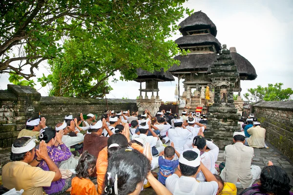 Pura luhur uluwatu på bali, Indonesien. — Stockfoto