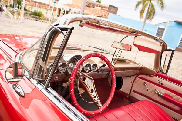 Chevrolet clássico em Trinidad. Cuba . — Fotografia de Stock