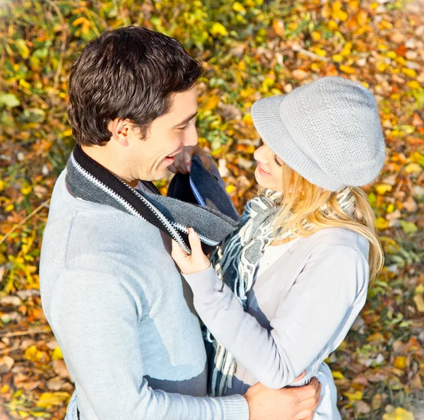 Happy couple have a romance in the orest — Stock Photo, Image