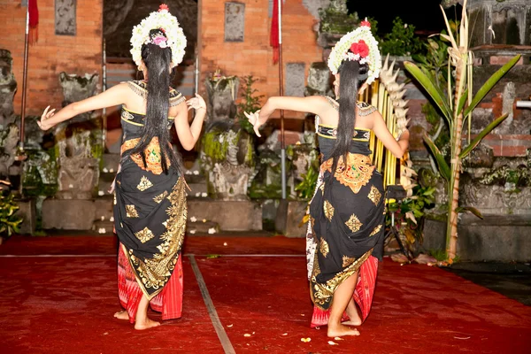 Bali, Endonezya gerçekleştirilen barong ve keris dans. — Stok fotoğraf