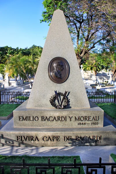 Τάφος του emilio bacardi στο νεκροταφείο santa Ιφιγένεια στο Σαντιάγο δ — Φωτογραφία Αρχείου