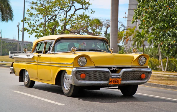 Classic Oldsmobile en La Habana.Cuba . —  Fotos de Stock