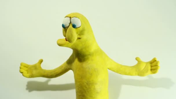 Człowiek żółte gliny — Wideo stockowe