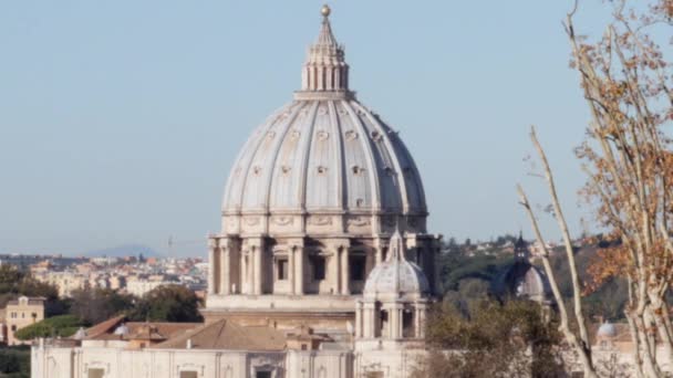Vista general de Roma con monumento y varias cúpulas — Vídeos de Stock