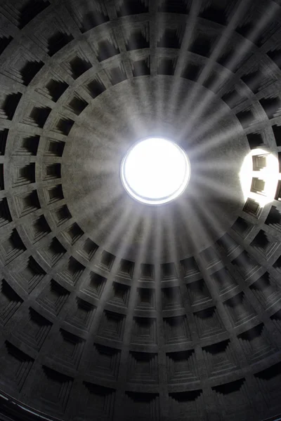 Interior view of the dome of the Pantheon in Rome, Italy. — Stock Photo, Image