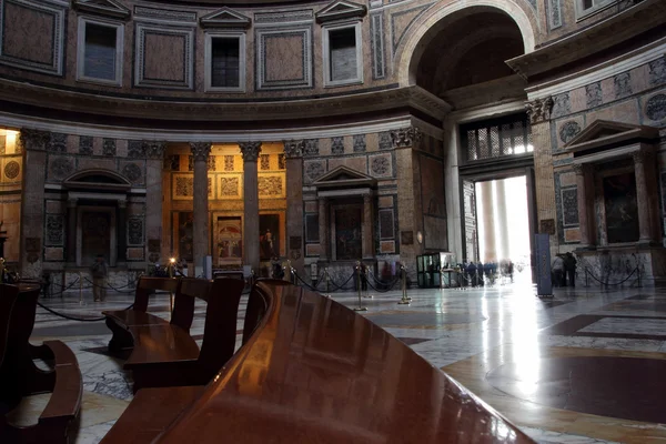 Vista interior da cúpula do Panteão em Roma, Itália — Fotografia de Stock