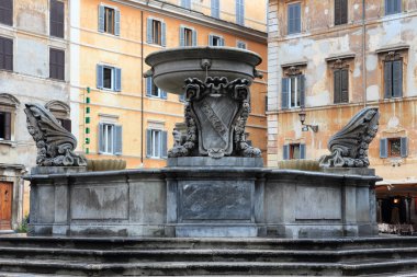 piazza santa maria içinde trastevere çeşme